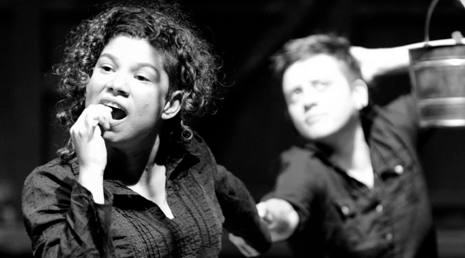 AFUERA Un video documental de teatro del colectivo Siluetas El Salvador