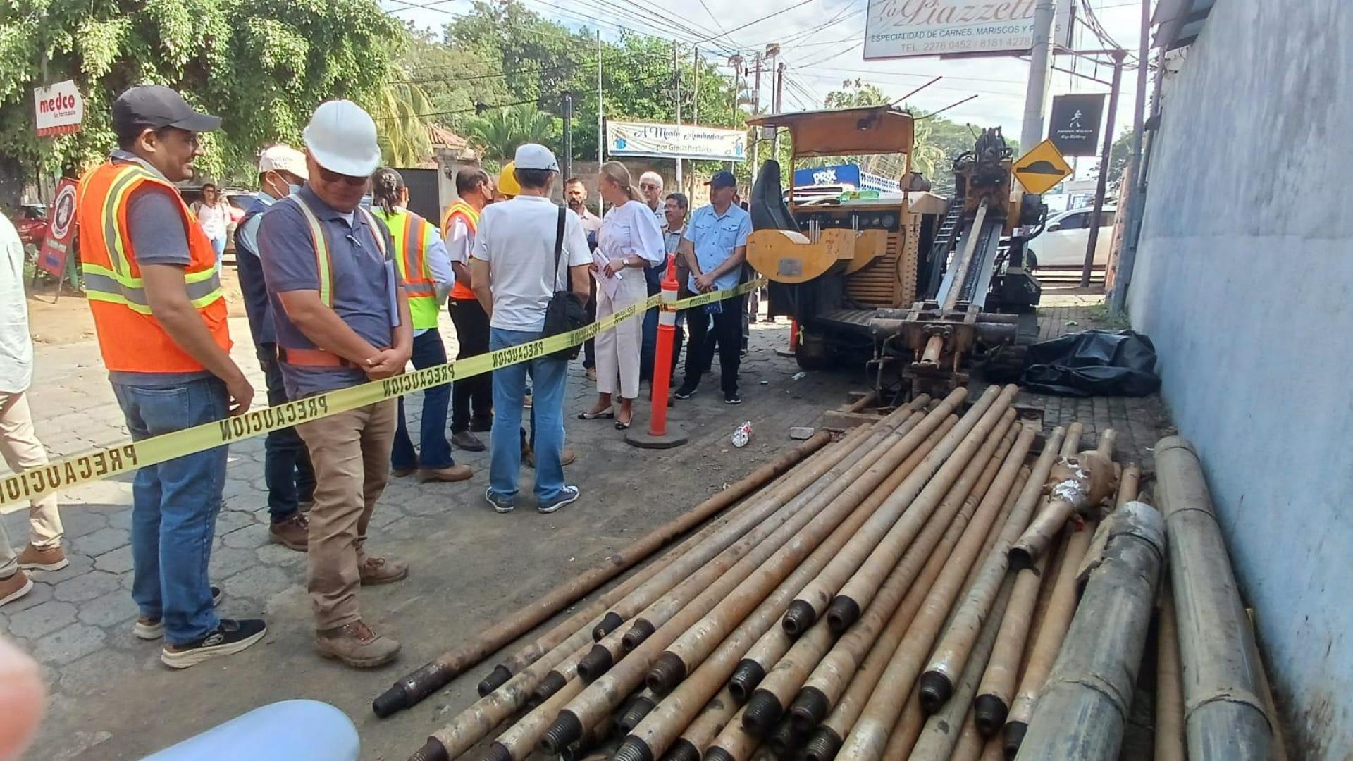 Personas visitando Altamira